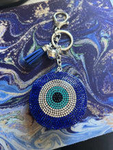 Cargar imagen en el visor de la galería, Evil Eye Bling Keychain - Diamond Delicates®™
