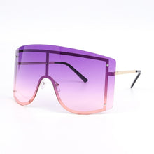 Cargar imagen en el visor de la galería, It&#39;s a Wrap Oversized Sunglasses - Diamond Delicates
